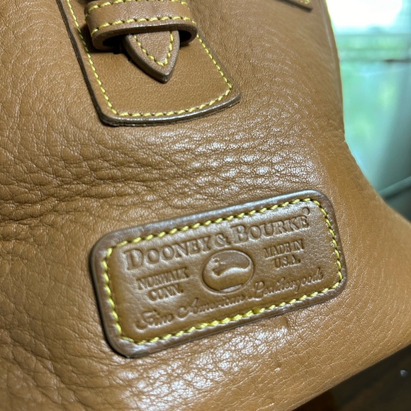 Dooney & Bourke handbag - Picture 6 of 11